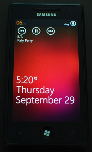 Windows-Phone-Mango-Music-Player-Lock-Screen
