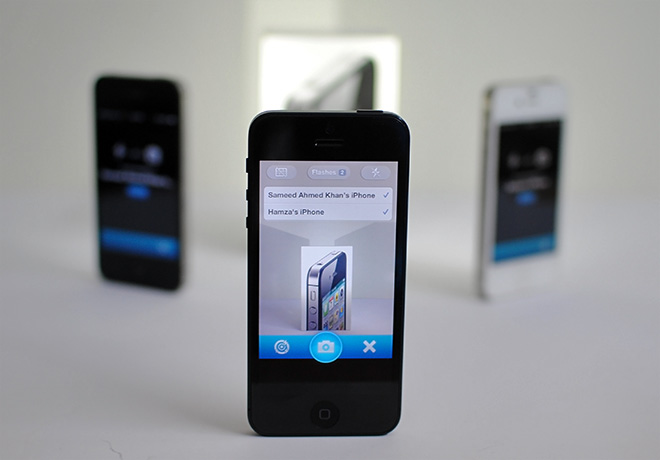 External-Flash-for-iPhone-photo