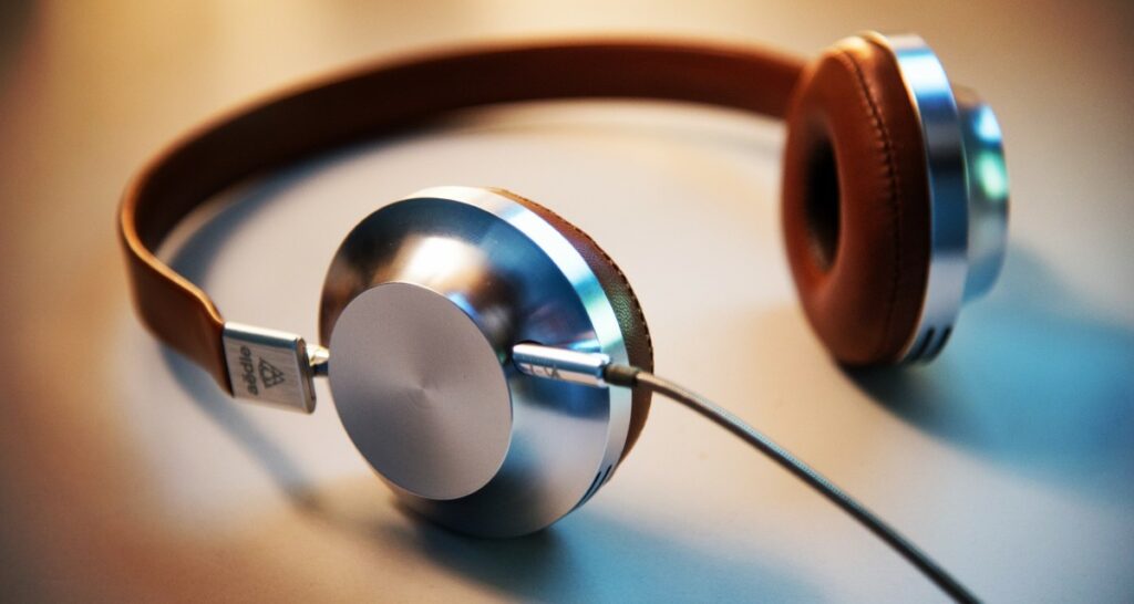 No sound from headphones in Windows 10 (FIXED)