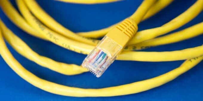 How to disable WiFi when connected to LAN
