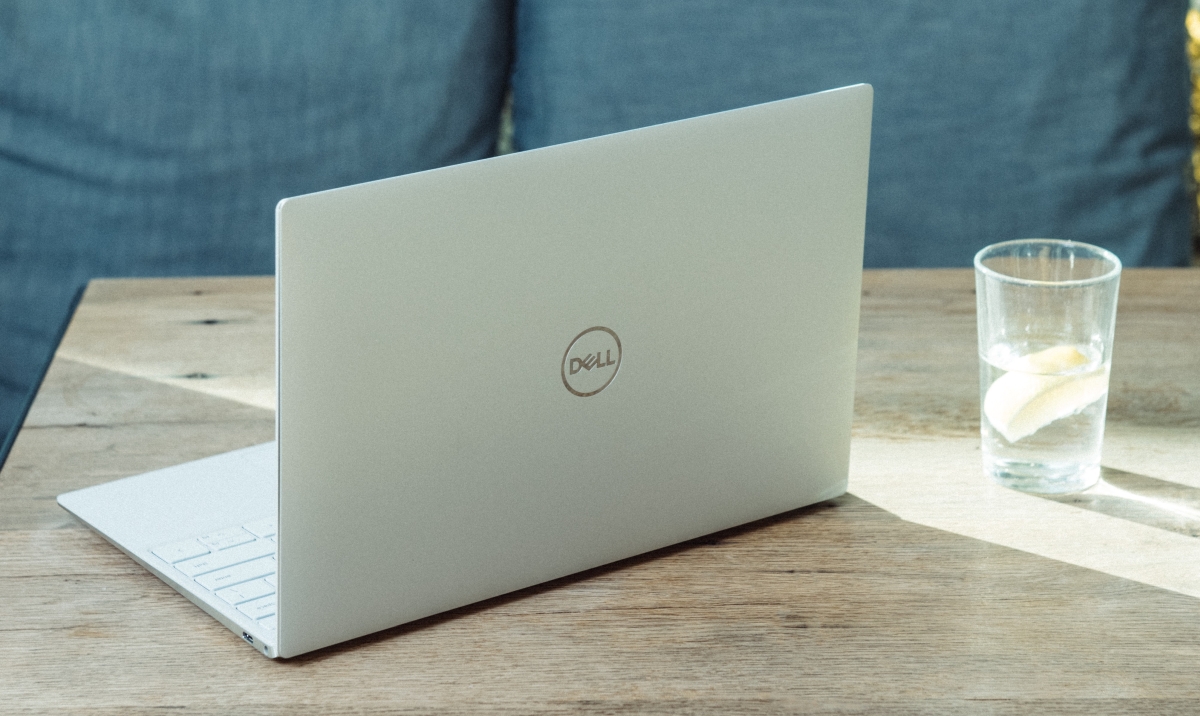 How to find the service tag on a Windows 10 laptop How to find the service tag on a Windows 10 laptop