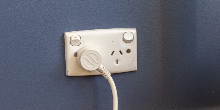 How to fix DisplayPort to HDMI adapter not working