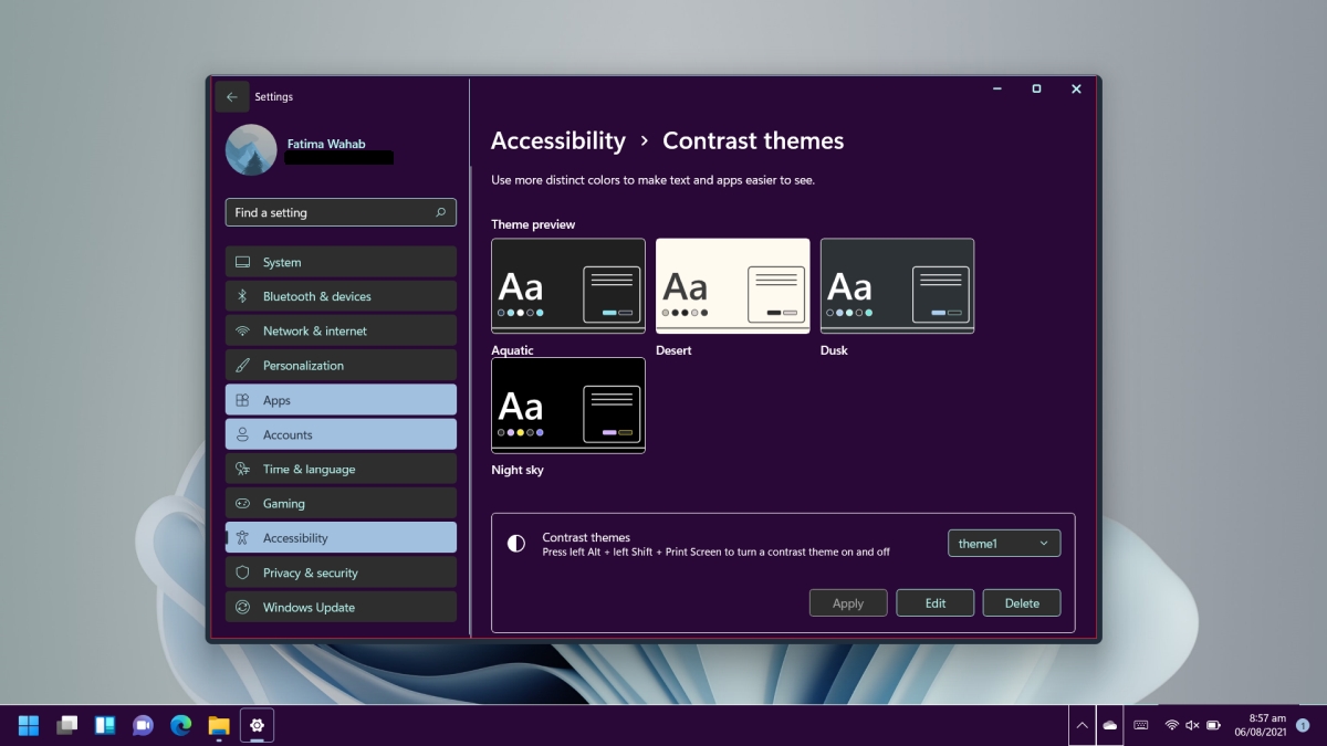 How do I create a custom theme in Windows 11?