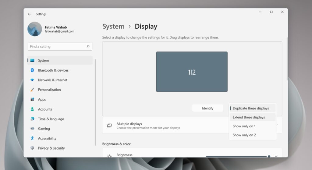 How to connect multiple monitors on Windows 11