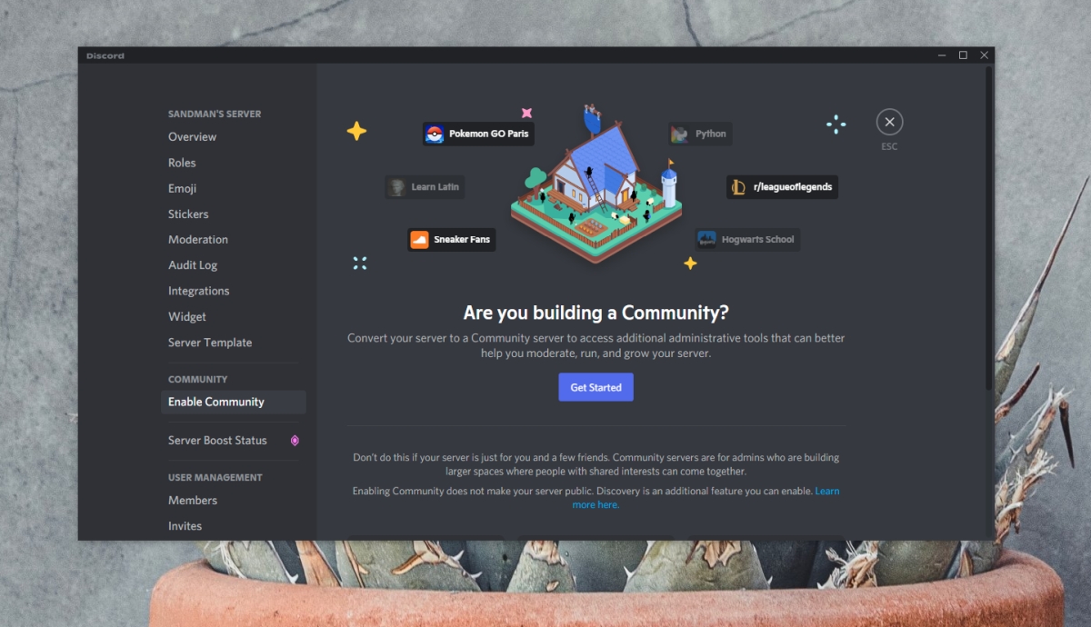 How to make a Discord server private or public